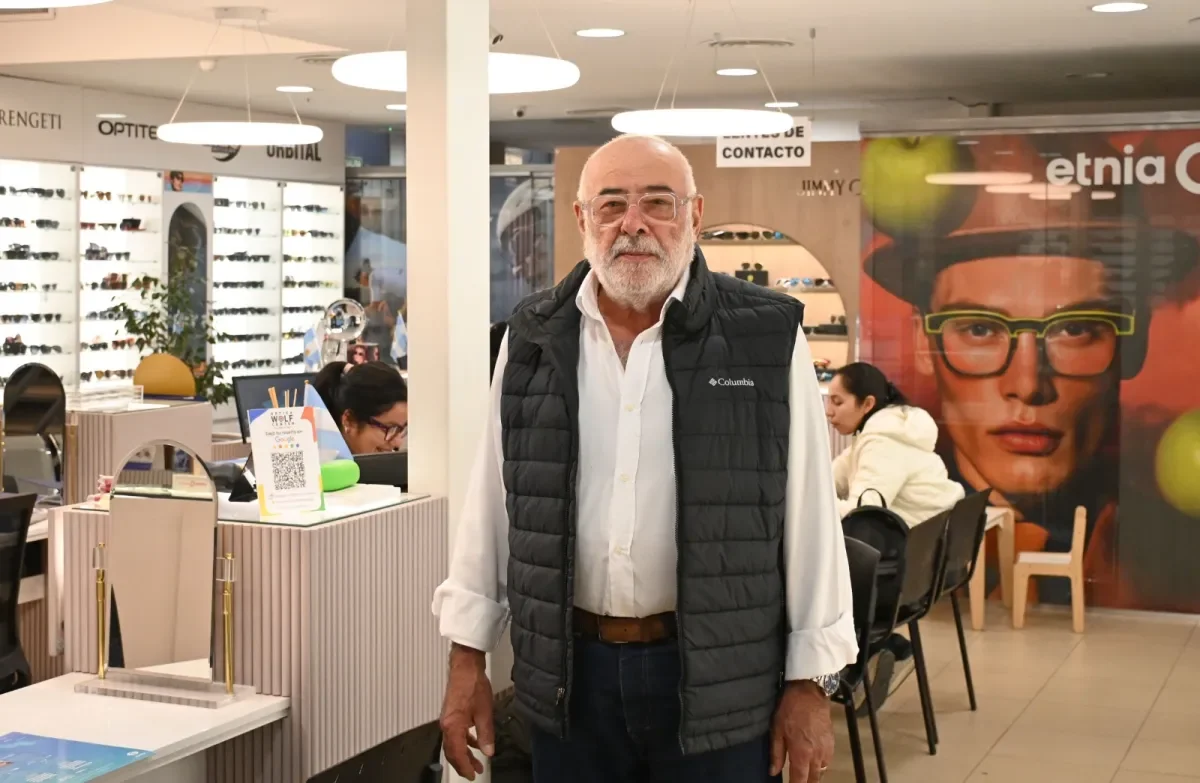 El marplatense que transformó su vida en Neuquén y revolucionó la óptica local