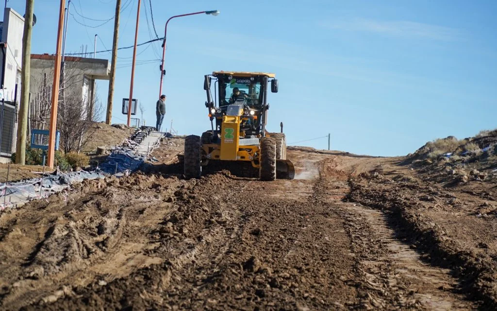 El Municipio inicia trabajos de refacción en calles tras el temporal en Zapala
