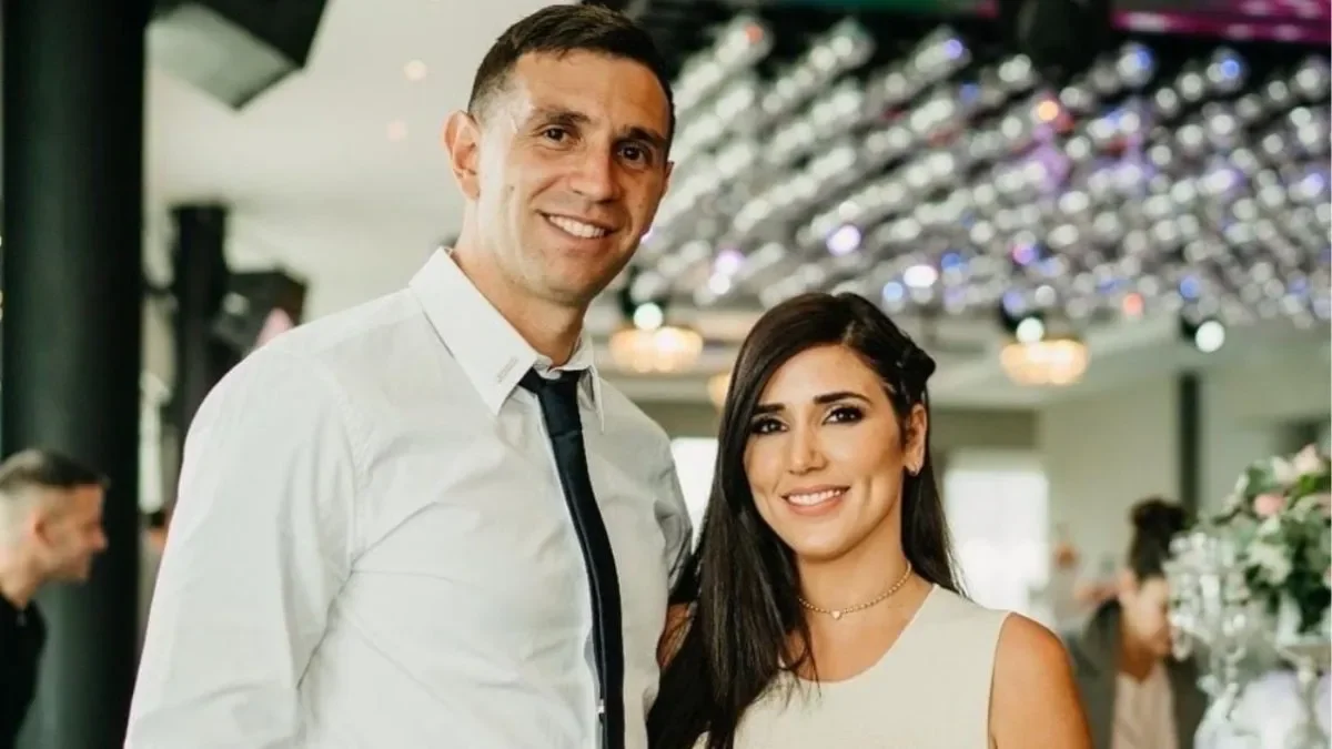 El negocio de la esposa del Dibu Martínez que sorprende por su antigüedad y éxito