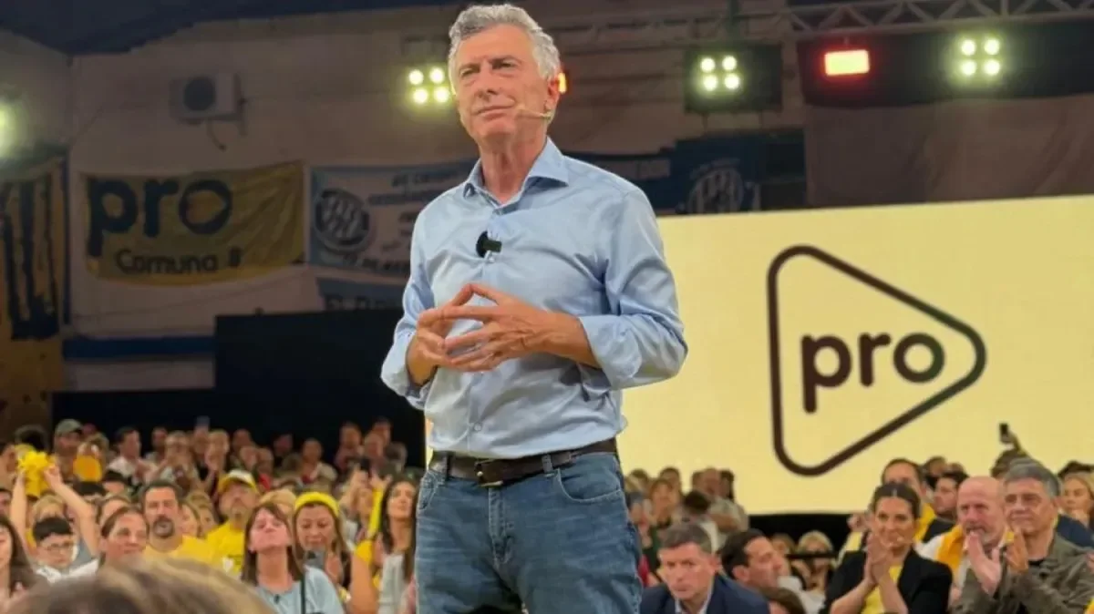 El PRO exige la renuncia de Manuel Adorni tras cambios en su estrategia