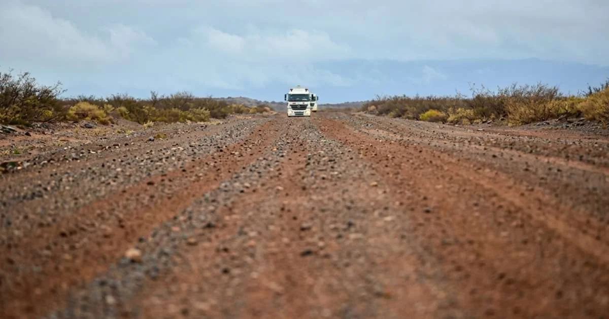 El proyecto para mejorar rutas en Vaca Muerta busca optimizar la logística de la producción.