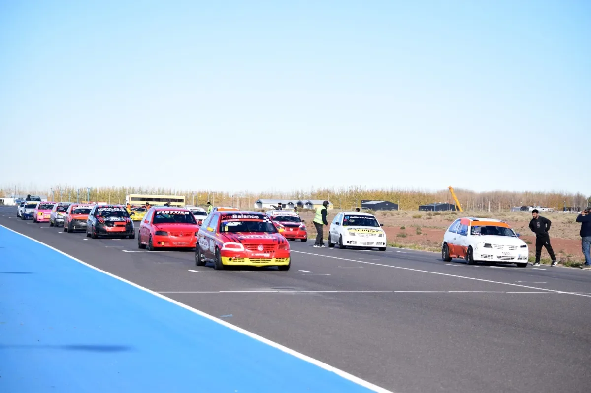 El Turismo Pista del Valle llega a Centenario para una nueva fecha de competencia