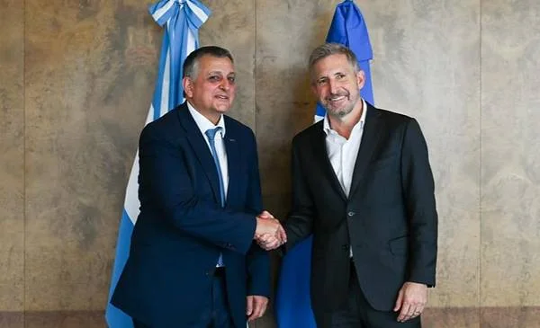 Entre Ríos avanza en conexión con Vaca Muerta a través de un nuevo acuerdo con YPF