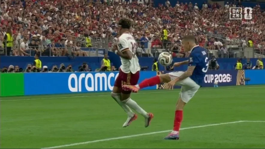 España se clasifica a la final del Mundial tras un penal polémico en semifinales