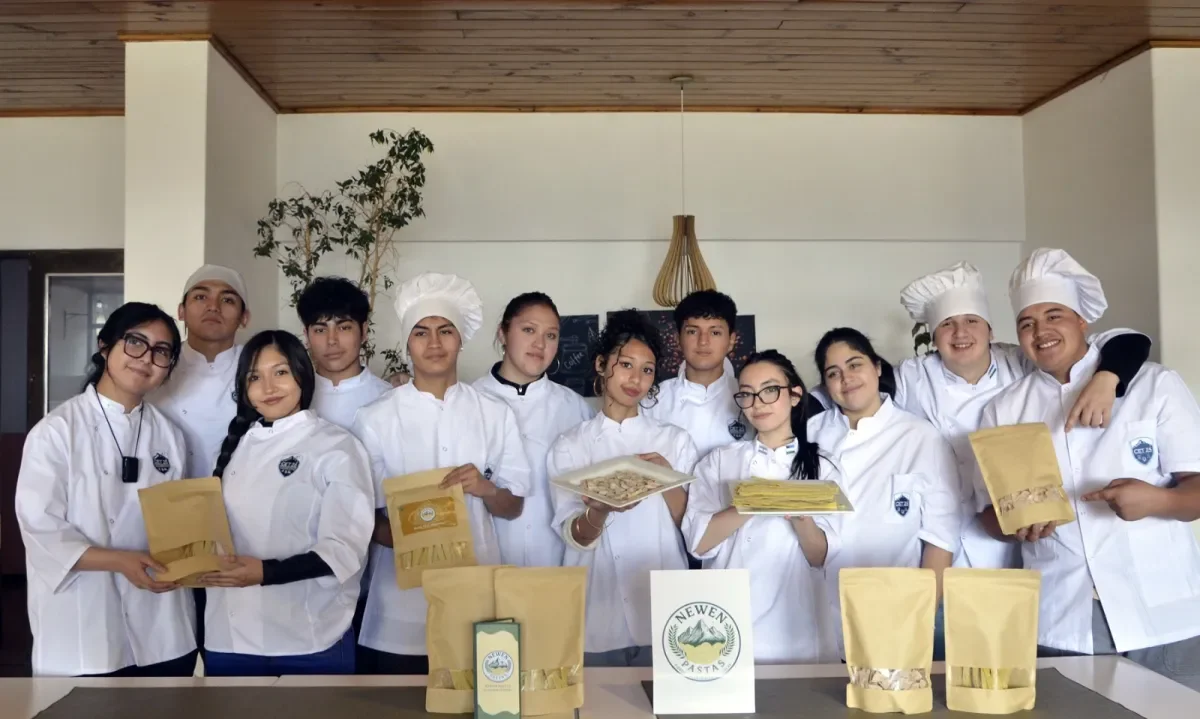 Estudiantes de Bariloche crean pastas artesanales con ingredientes locales