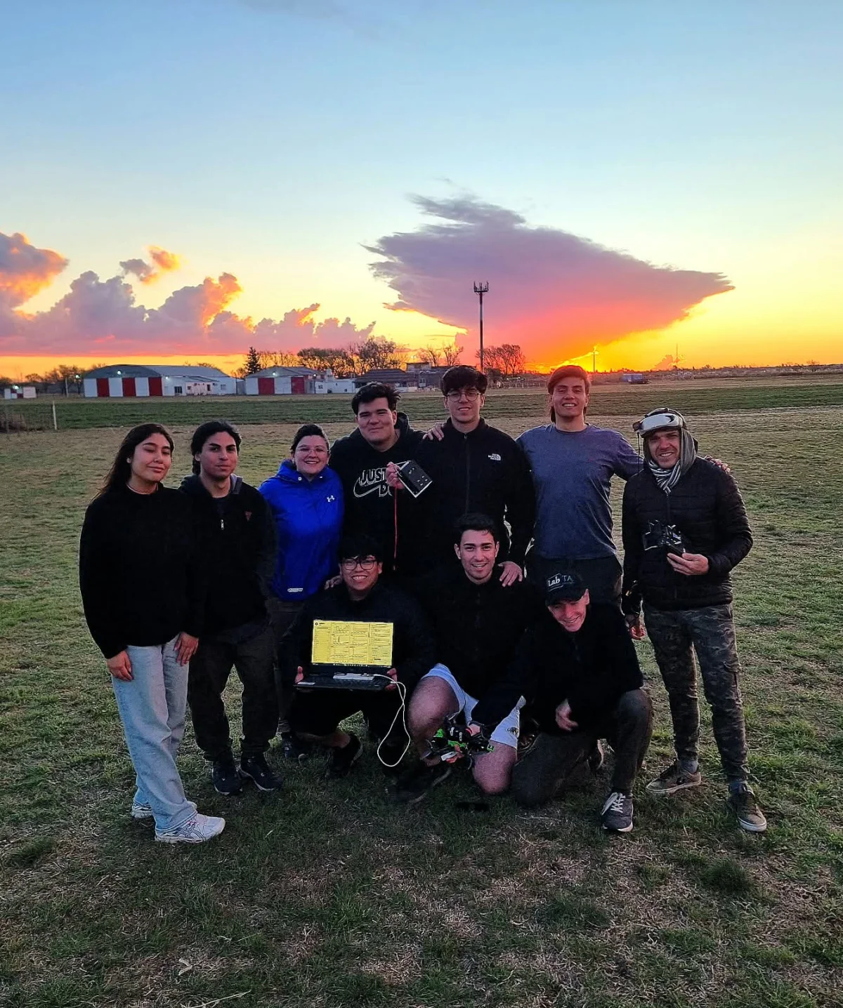 Estudiantes de la UNSL participan en desafío internacional de la NASA con un minisatélite