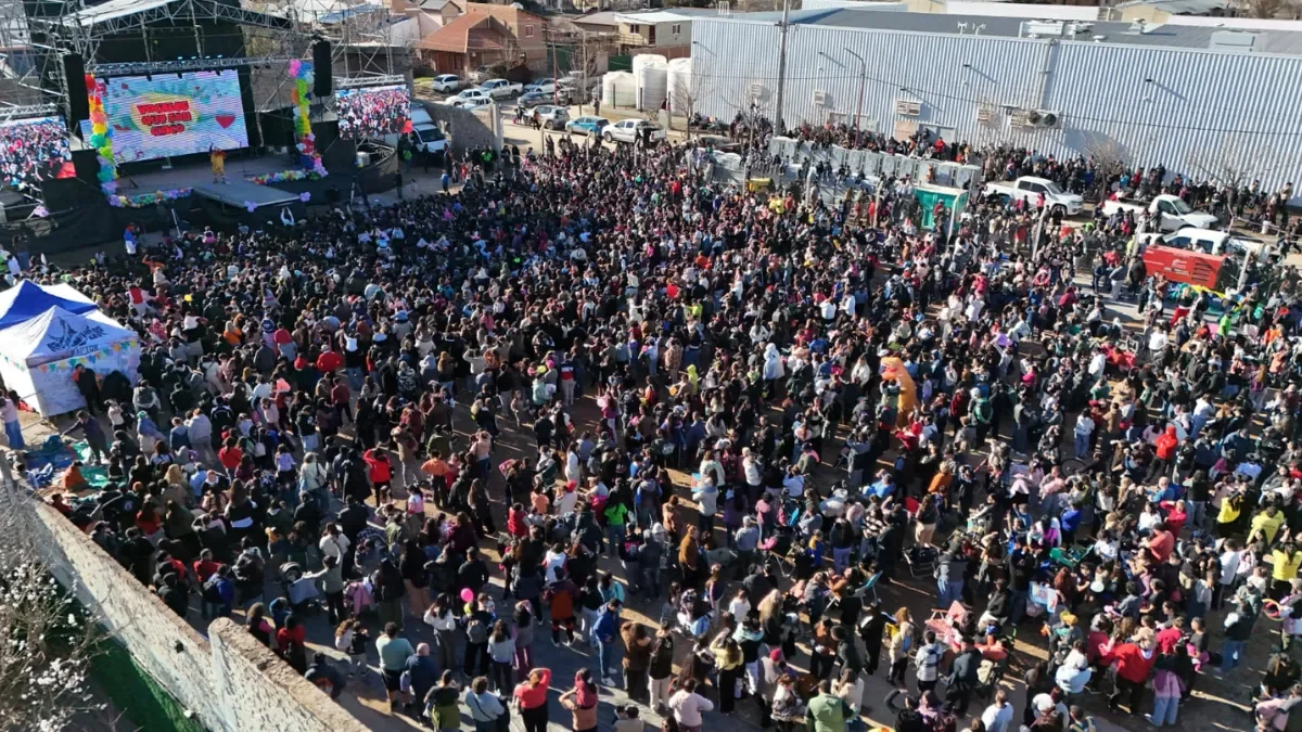 Éxito rotundo en la fiesta del sindicato petrolero: 12 mil asistentes disfrutaron de Piñón Fijo en Cinco Saltos