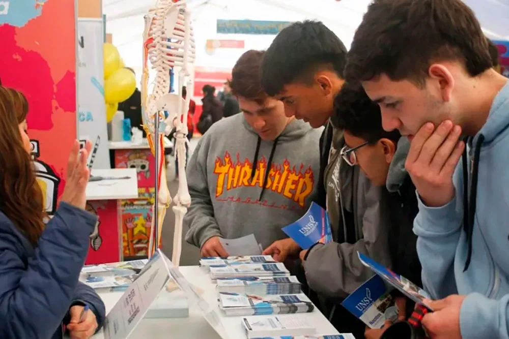 ExpoVocacional en Zapala: más de 35 stands para guiar a los jóvenes en su futuro