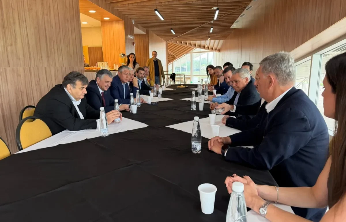 FECENE resalta la colaboración entre Neuquén y YPF para apoyar a proveedores de Vaca Muerta