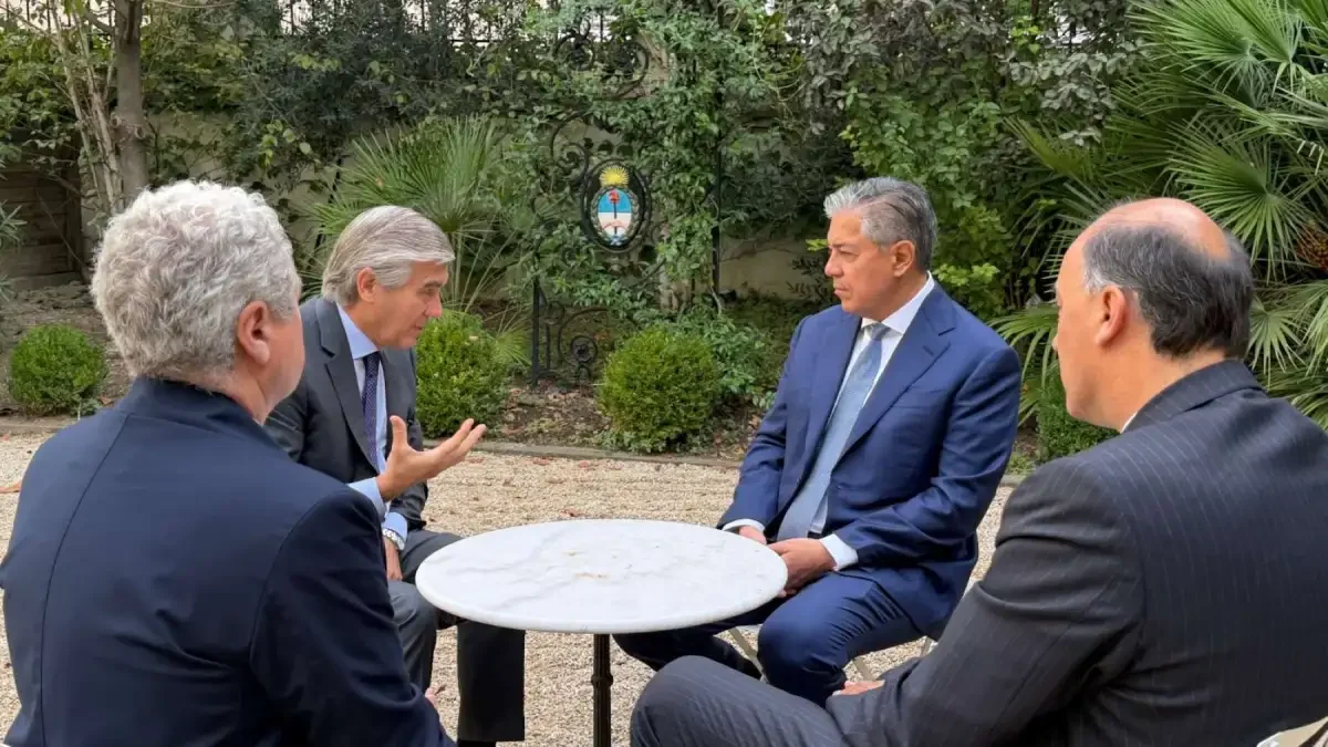 Figueroa busca impulsar exportaciones de gas a Chile mediante un nuevo gasoducto