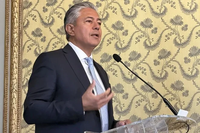 Figueroa lleva a París agenda centrada en Vaca Muerta y el GNL