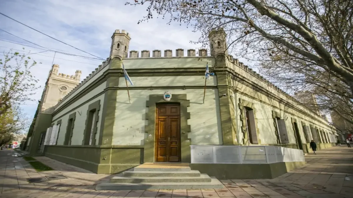 Figueroa niega el reclamo de un condenado por salario estatal