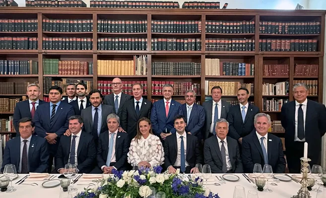 Figueroa presenta oportunidades de inversión en Vaca Muerta y GNL en París