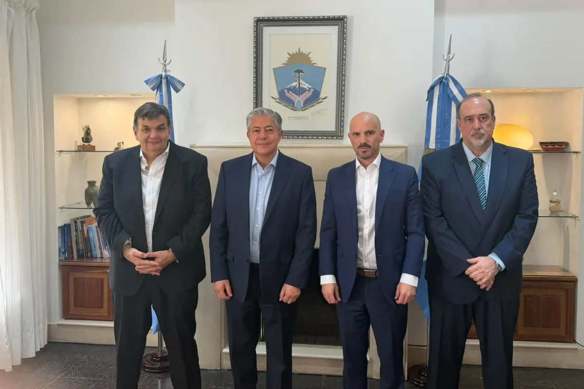 Figueroa presenta programa de alivio financiero para familias en Neuquén
