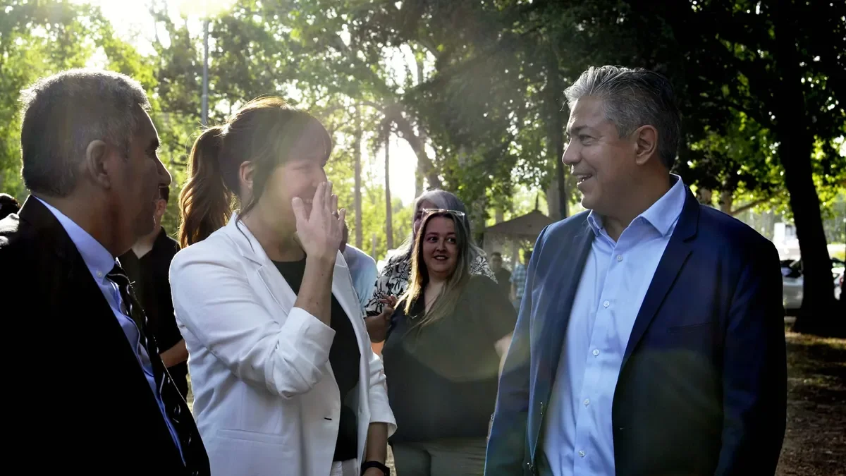 Figueroa reúne a su gabinete en Plottier para coordinar con autoridades locales