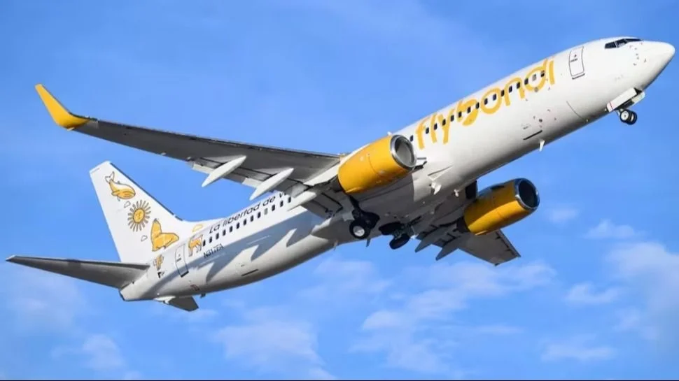 Flybondi enfrenta sanción económica por la cancelación de un vuelo