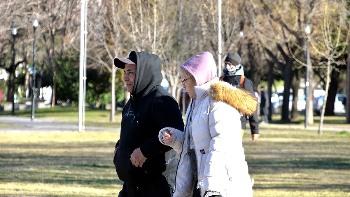 Frío extremo en Neuquén: temperaturas bajo cero afectan a los vecinos este domingo