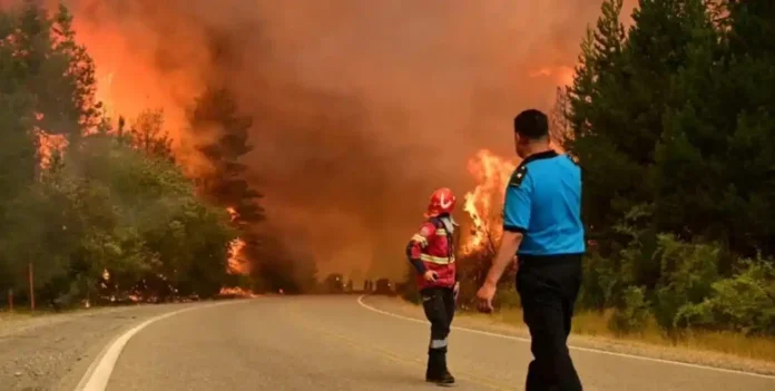Fuego sin tregua en Chubut: piden extrema precaución en la Ruta 40