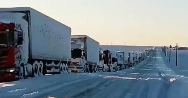 Fuerte temporal detiene a más de 1200 camiones en Neuquén