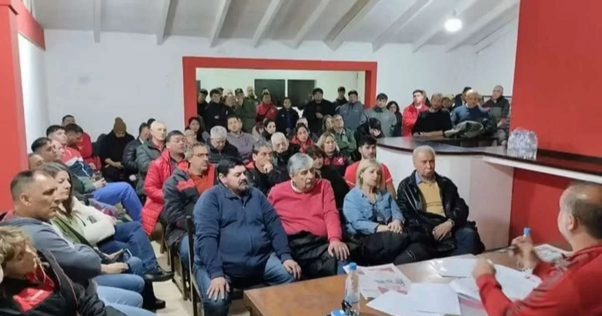Gastón Sobisch continúa al frente de Independiente de Neuquén tras su reelección