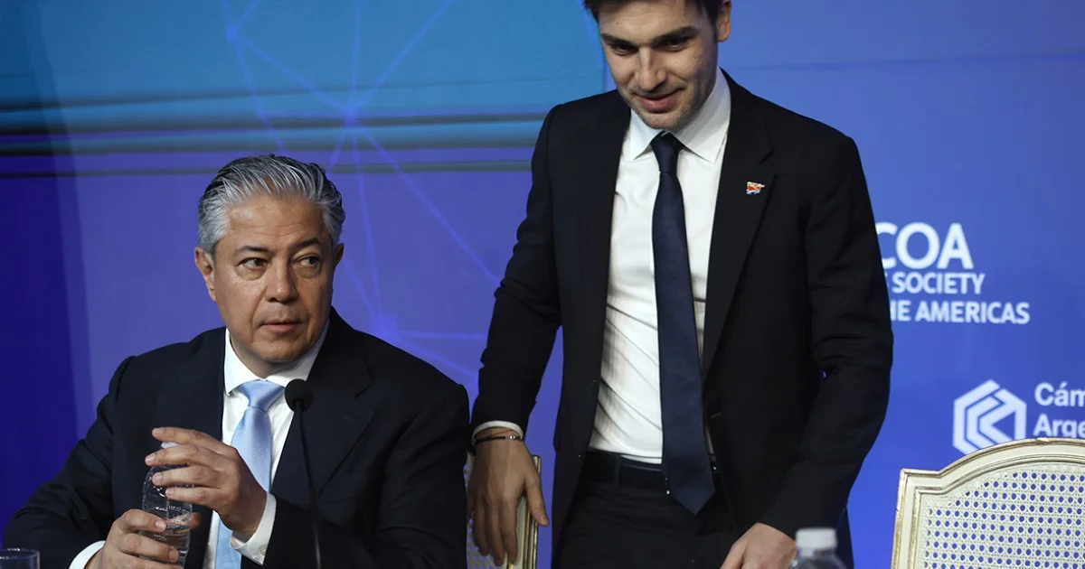 Gobernador de Neuquén denuncia a multinacional por inflar costos del gas a Chile