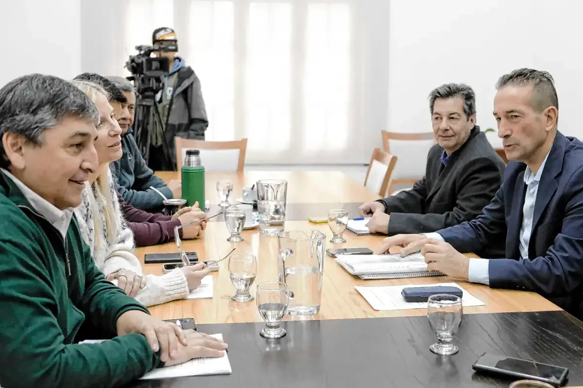 Gremios y Gobierno de Neuquén avanzan en diálogo tras la apertura de paritarias