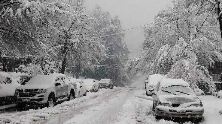 Nieve intensa afecta Neuquén y se expande hacia Río Negro
