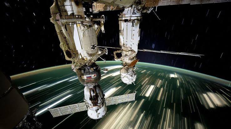 Astronauta de la NASA comparte experiencias de su viaje en la Estación Espacial Internacional