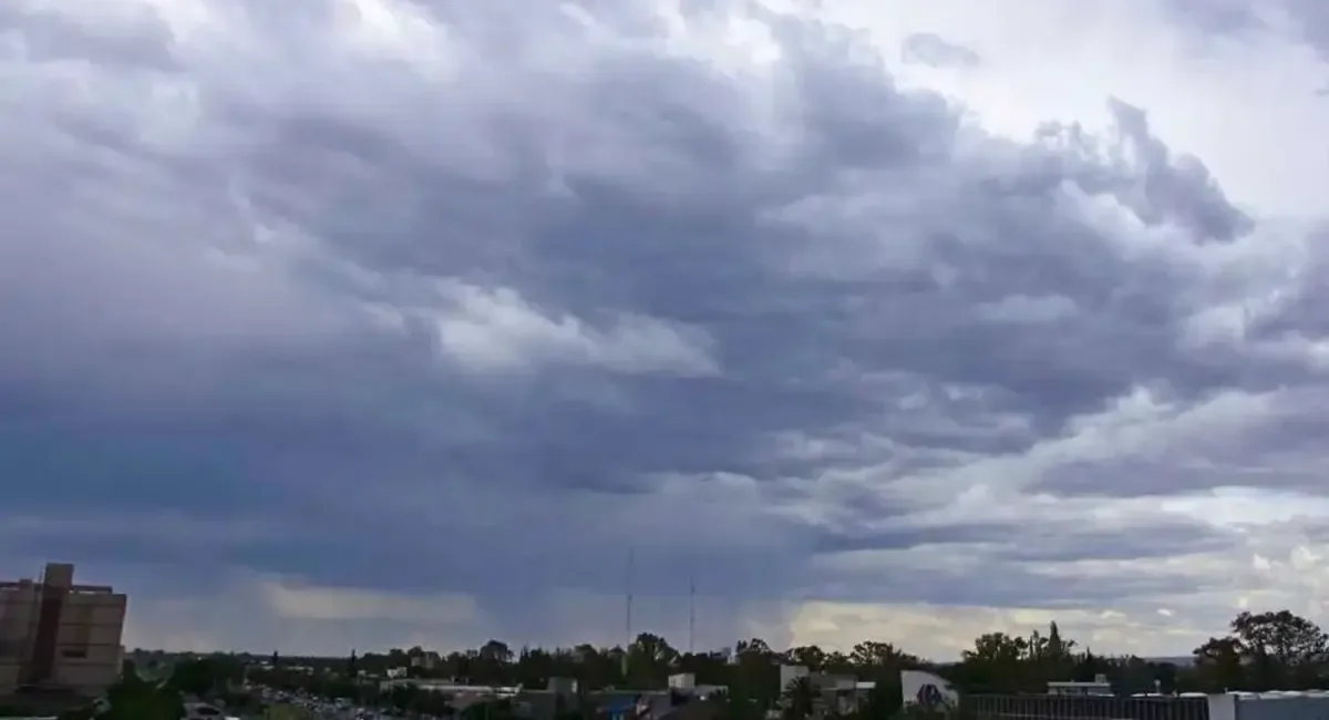 Intensas lluvias y fuertes vientos afectarán el Alto Valle este miércoles