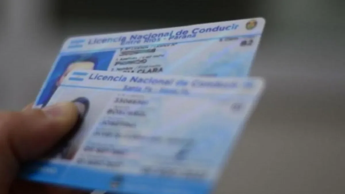 Investigación revela el uso de redes sociales en la venta irregular de licencias