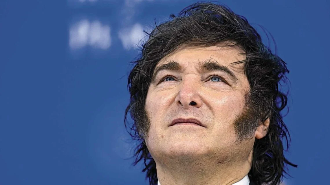 Javier Milei se prepara para su gira internacional en medio de controversias políticas