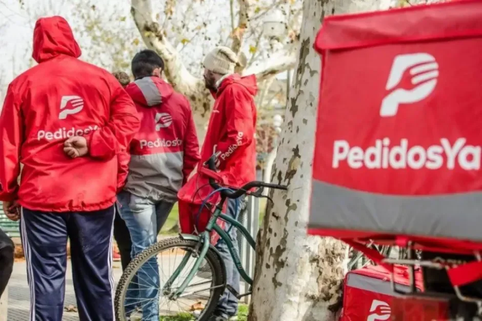Jóvenes en situación laboral precaria enfrentan altos niveles de endeudamiento