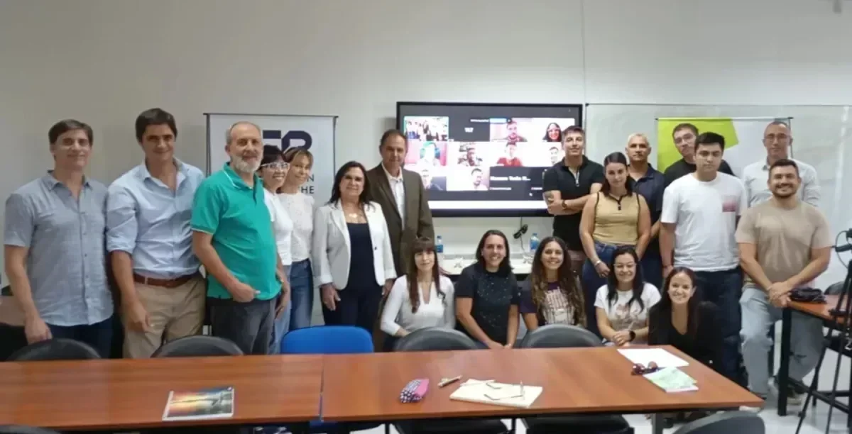 Jóvenes zapalinos capacitan en Economía Energética para potenciar su empleabilidad