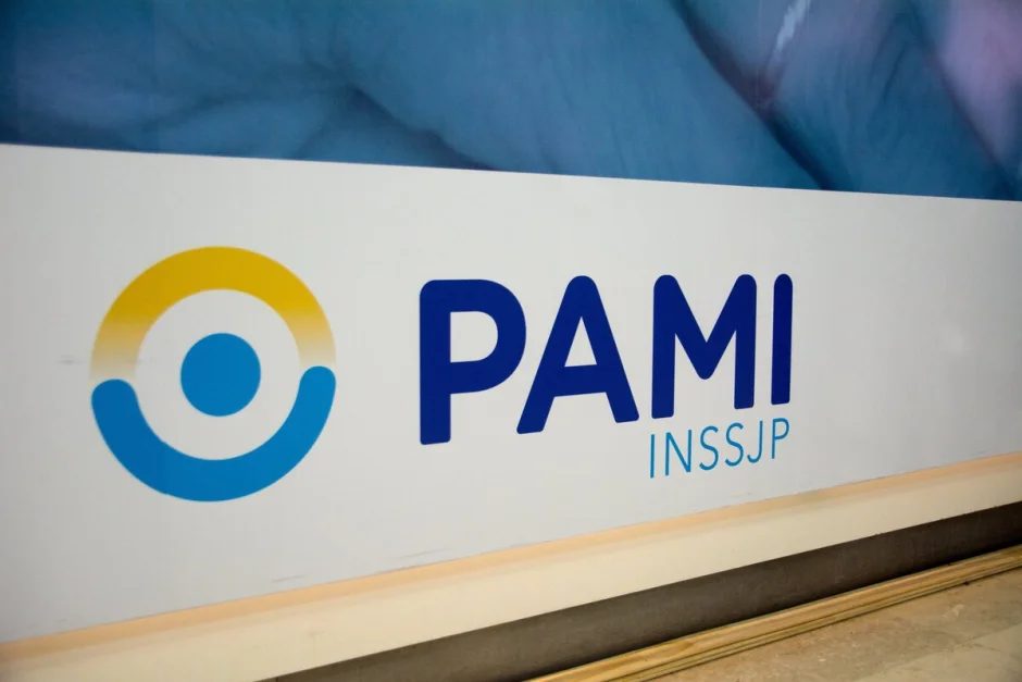 Jubilados en Neuquén enfrentan crisis de atención médica por cortes en clínicas PAMI