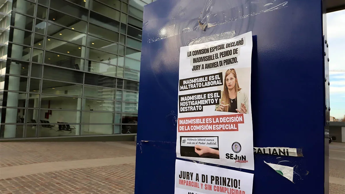 Jueza denunciada por maltrato enfrenta suspensión tras admisión de la denuncia