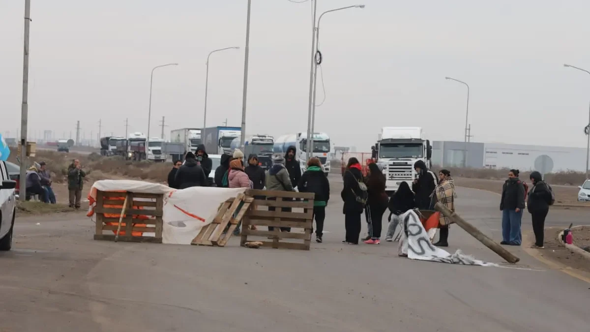 Justicia intimó a manifestantes por corte en Ruta 67, afectando la circulación en Autovía Norte