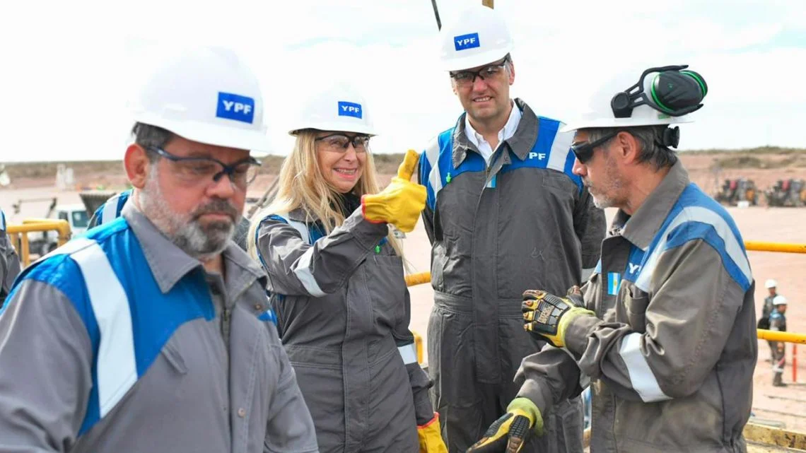 Karina Milei refuerza su apoyo a Manuel Adorni en medio de su situación judicial