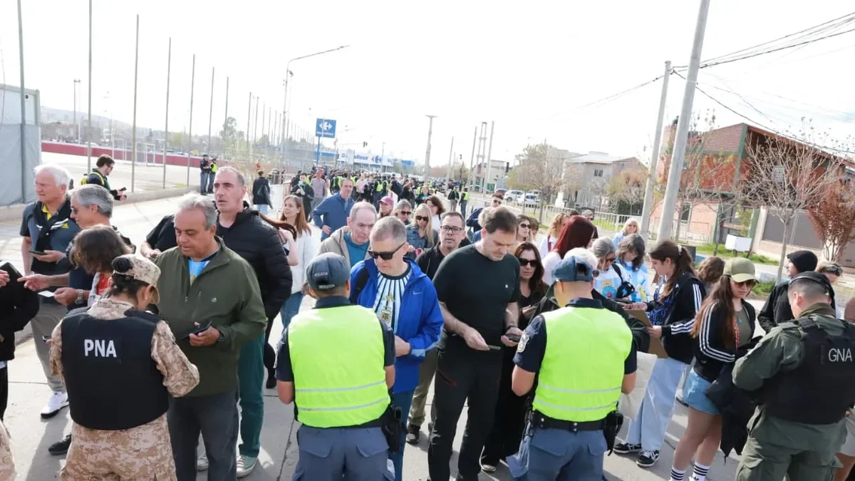 La Copa Davis atrae a una multitud en el Ruca Che de Neuquén