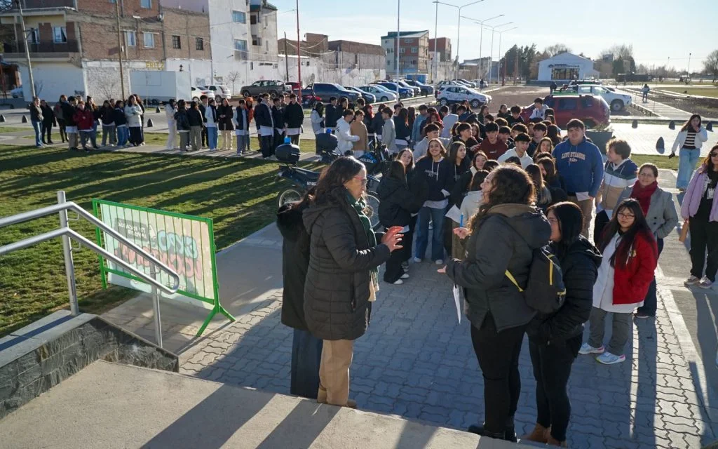La Expo Vocacional 2023 busca guiar a los jóvenes de Zapala en su futuro profesional