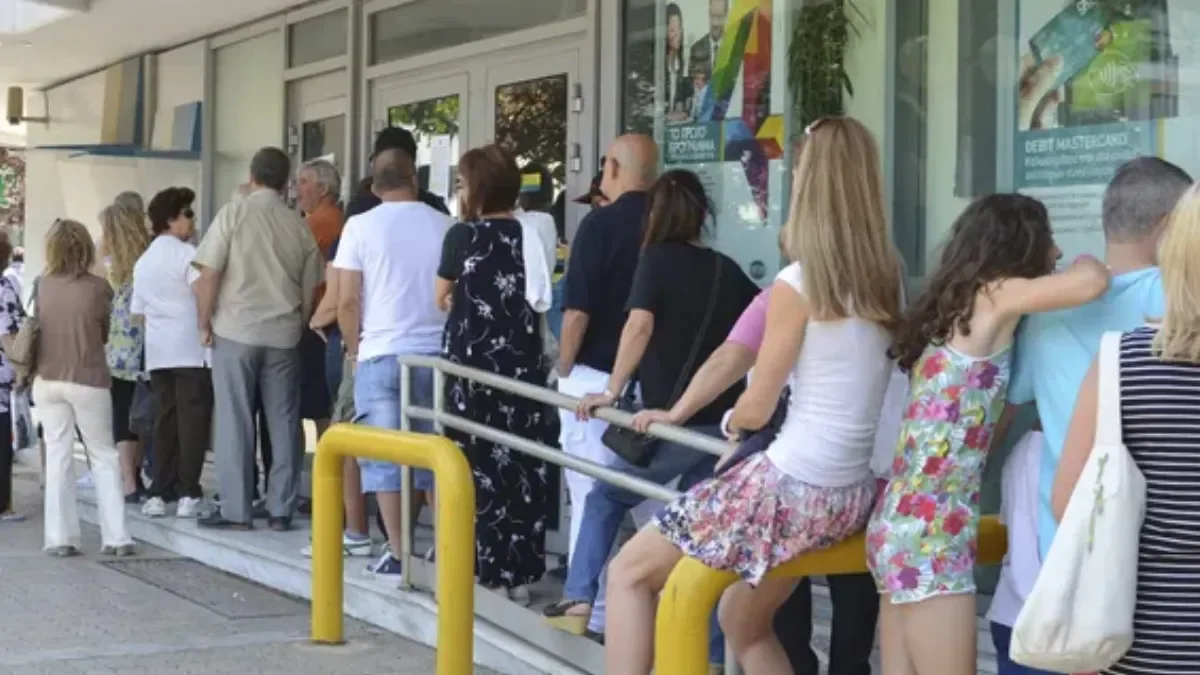 La ley en Neuquén establece límites para el tiempo de espera en las filas