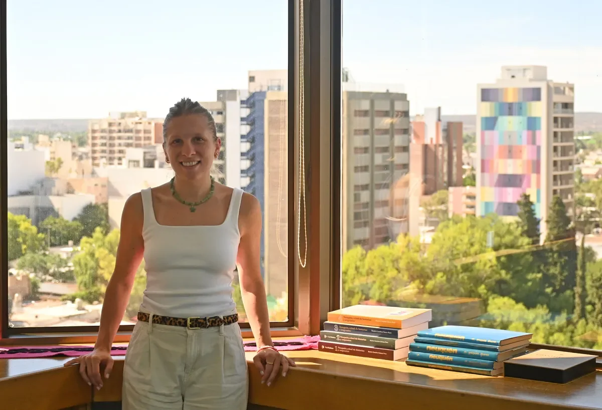 La ministra más joven de Neuquén comparte su visión política y su inesperada trayectoria