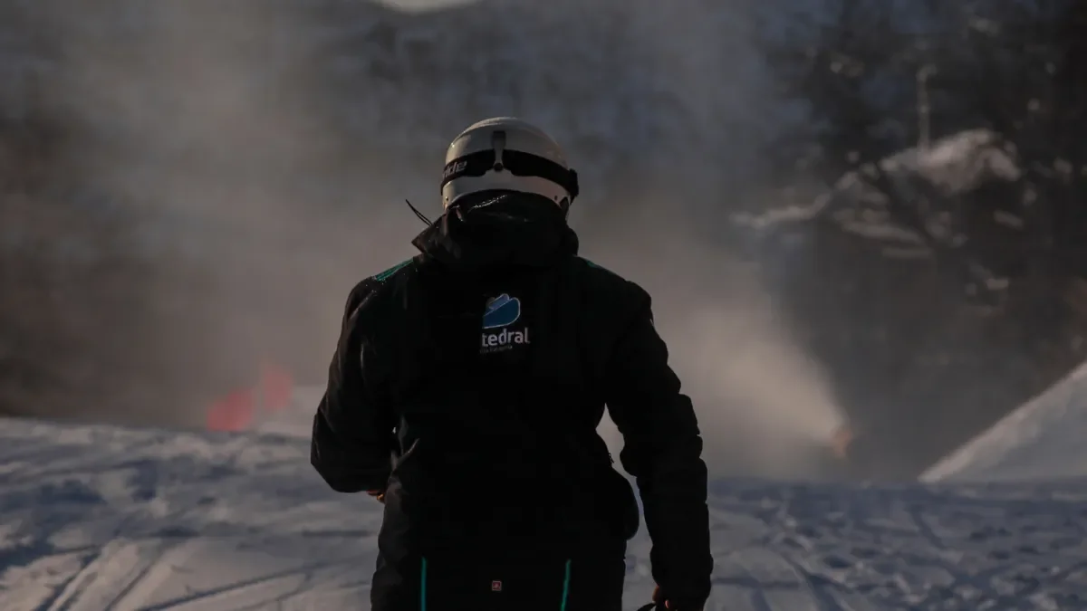 La nieve técnica asegura la temporada invernal en Bariloche por segunda vez