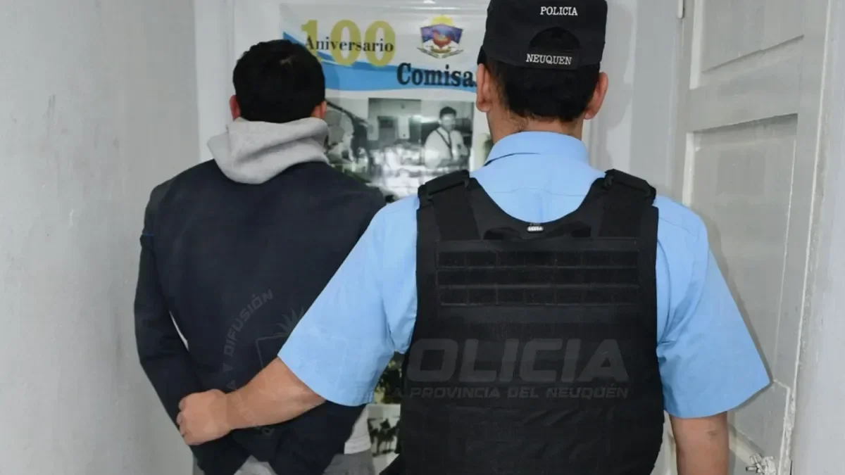 Ladrón atrapado en Zapala mientras intentaba escapar con objetos robados