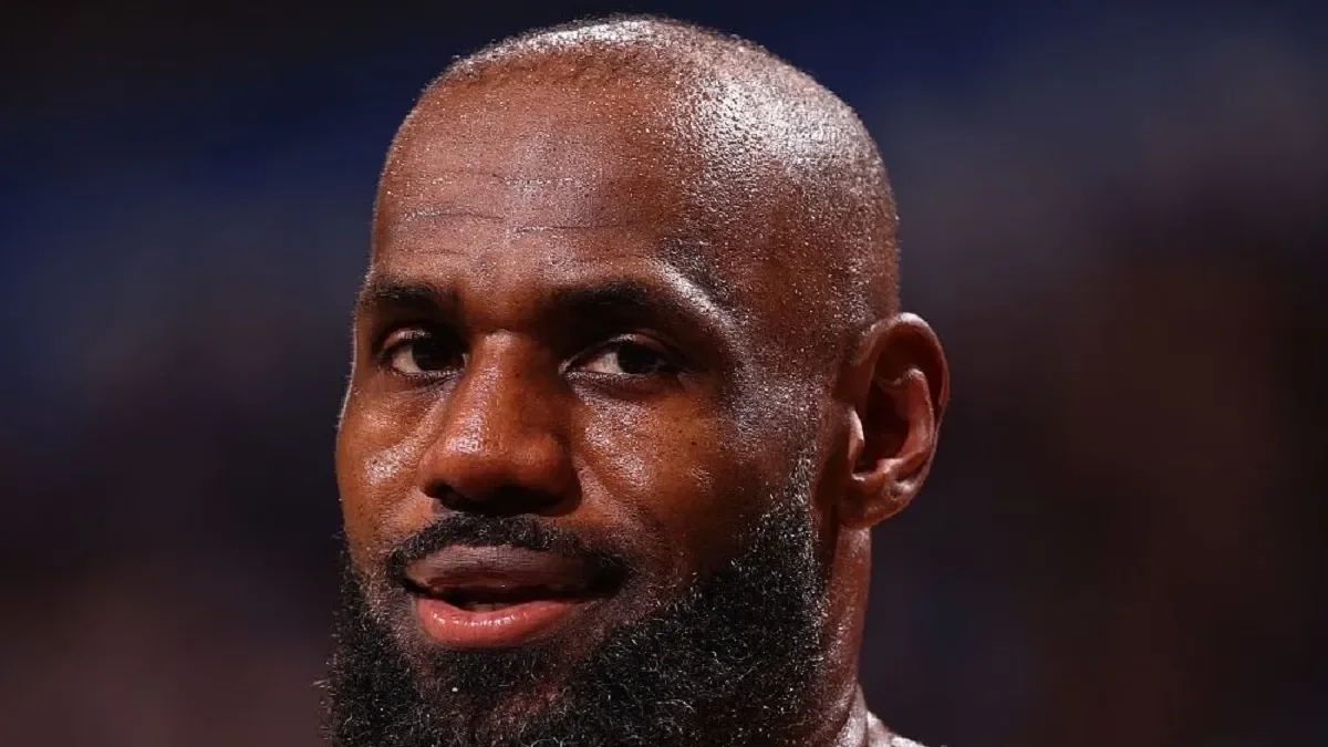 LeBron James podría cambiar de equipo: el futuro del astro en la NBA