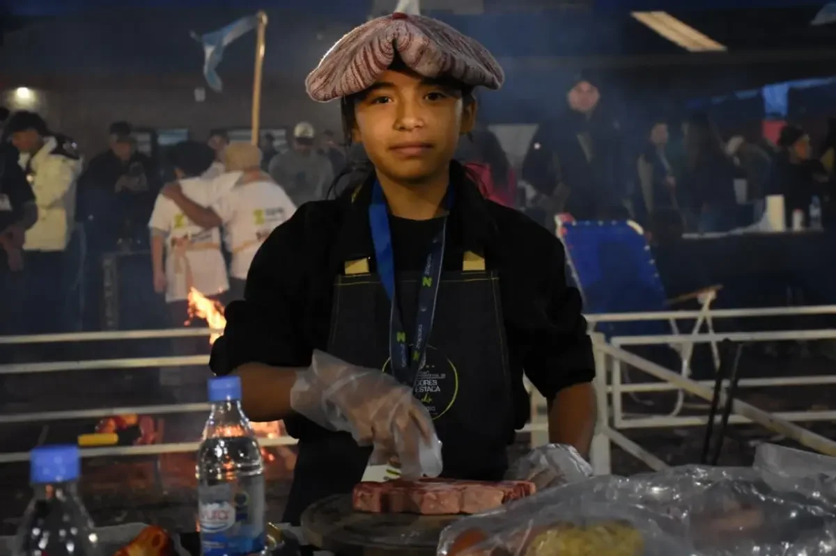Los "asadores kids" sorprenden en la Fiesta del asado en Zapala