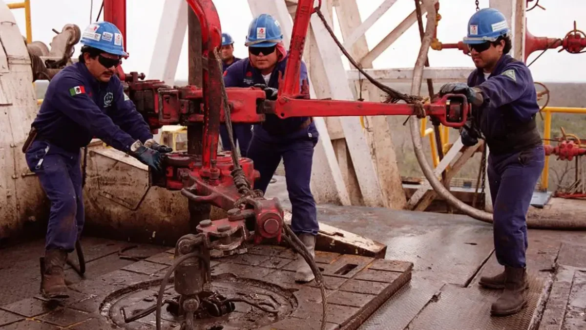 Los sueldos de petroleros en Vaca Muerta aumentan desde mayo: impacto en la región