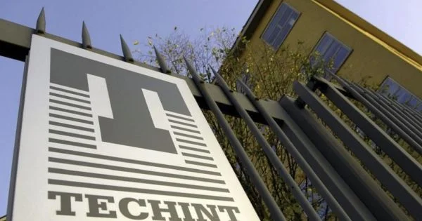 Más de 500 trabajadores de Techint paralizan obra en Vaca Muerta por reclamos salariales