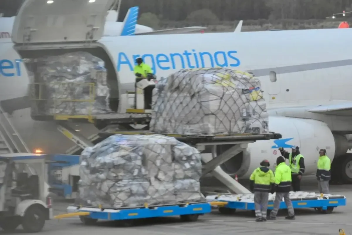 Mercado Libre expande sus envíos a Neuquén y Bariloche con nuevo servicio aéreo