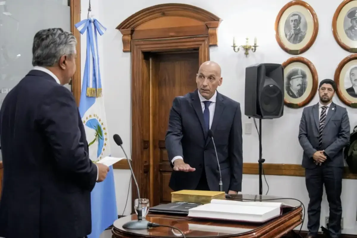 Militar asume el mando de la seguridad policial en Neuquén bajo el gobernador Figueroa