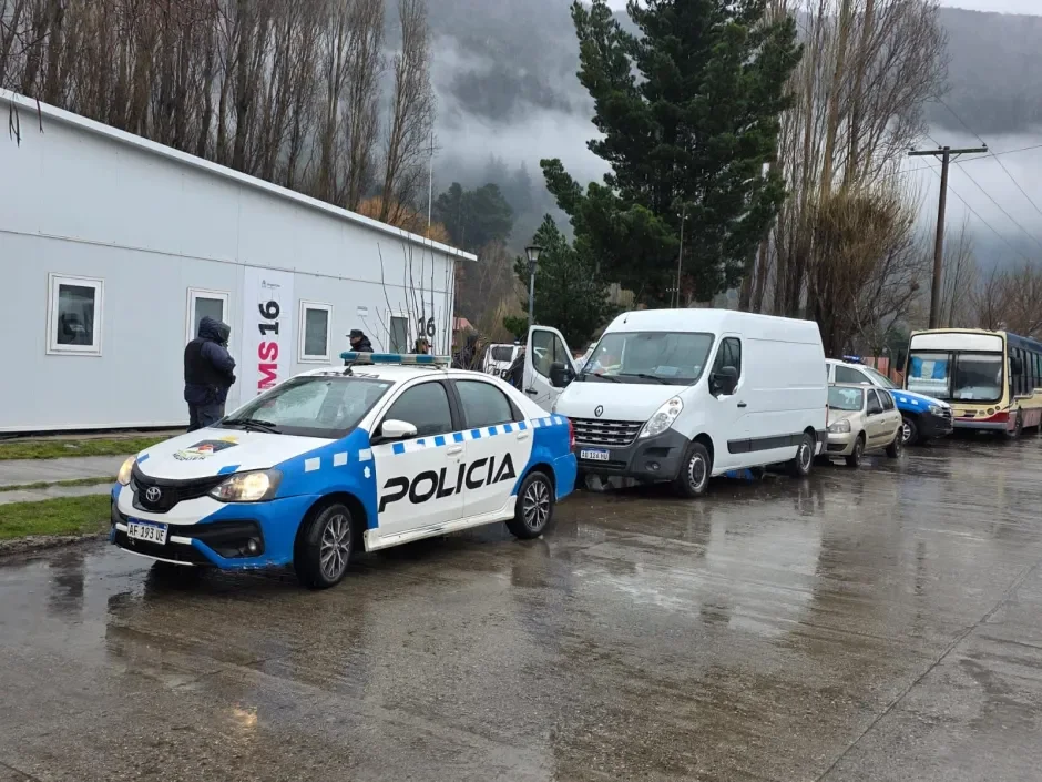 Misteriosa muerte de un hombre en el centro: hallazgo en una camioneta estacionada